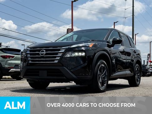 Used 2024 Nissan Rogue SV FWD image 2