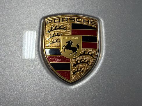 Used 2024 Porsche 911 Carrera RWD image 12