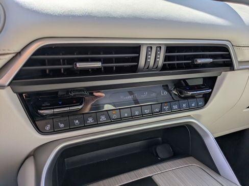 Certified 2025 MAZDA CX-90 Plug-In Hybrid w/ Premium Plus AWD/4WD image 22