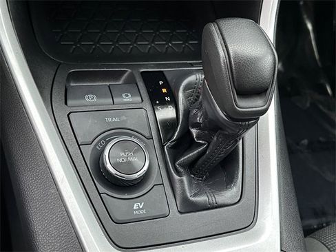 Certified 2024 Toyota RAV4 LE image 24