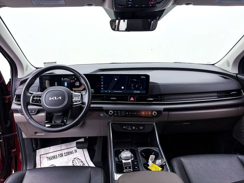 Certified 2025 Kia Carnival EX FWD image 29