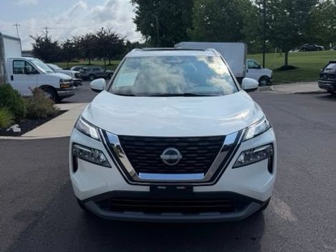 Used 2023 Nissan Rogue SV w/ SV Premium B Package AWD/4WD image 3