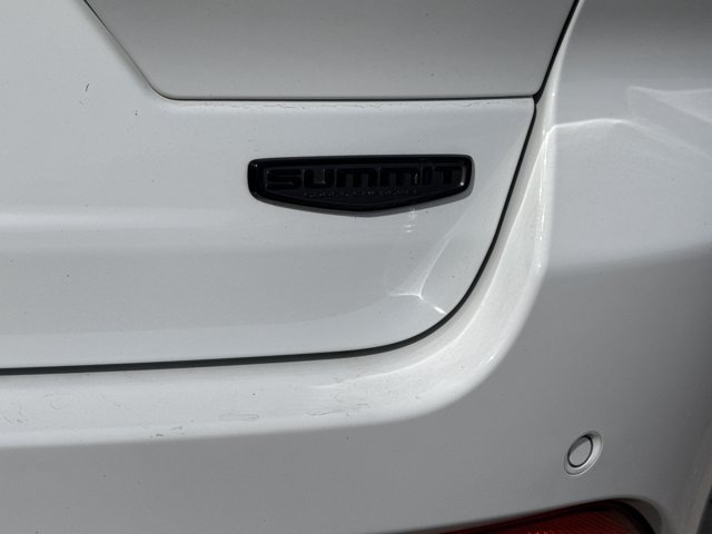 Used 2025 Jeep Grand Cherokee Summit AWD/4WD image 10