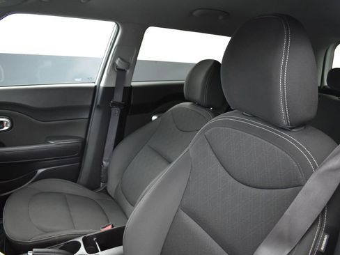 Used 2015 Kia Soul image 13