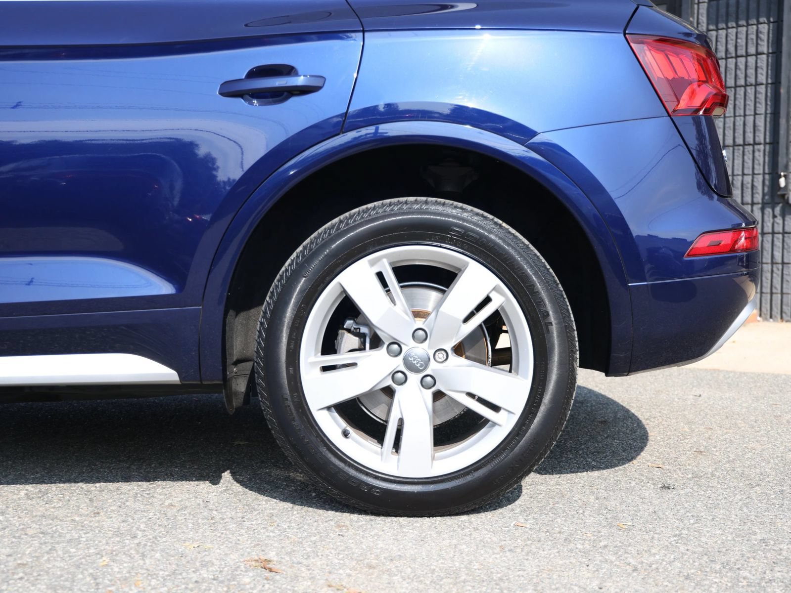 Used 2018 Audi Q5 2.0T Premium Plus w/ Premium Plus Package AWD/4WD image 10