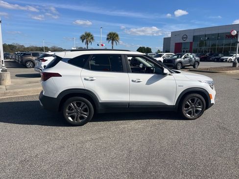 Used 2023 Kia Seltos S image 5