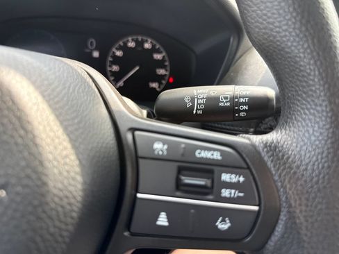 Used 2025 Honda HR-V LX image 25