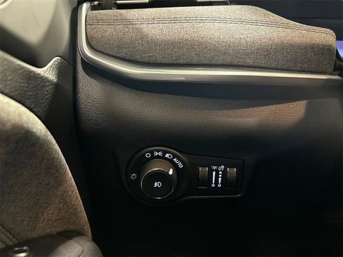 New 2025 Jeep Compass Latitude w/ Convenience Group image 17