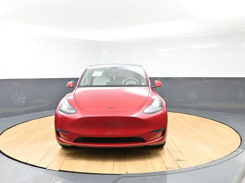 Used 2023 Tesla Model Y Long Range AWD/4WD image 3