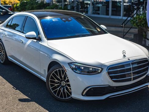 Used 2022 Mercedes-Benz S 580 4MATIC Sedan image 2