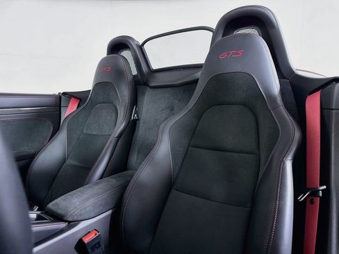Certified 2025 Porsche 718 Boxster GTS RWD image 5
