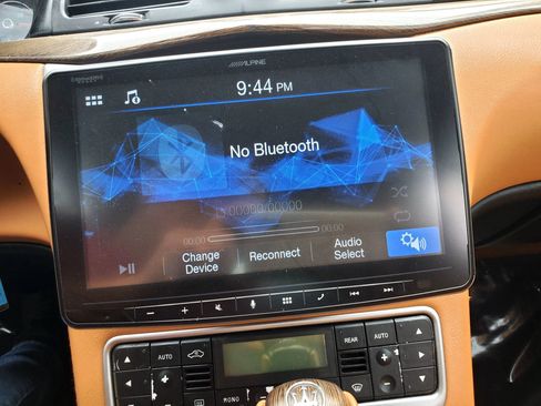 Used 2011 Maserati GranTurismo Convertible RWD image 5