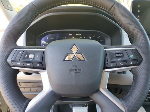 New 2026 Mitsubishi Outlander SEL FWD image 18