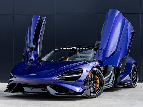 Used 2022 McLaren 765LT image 2