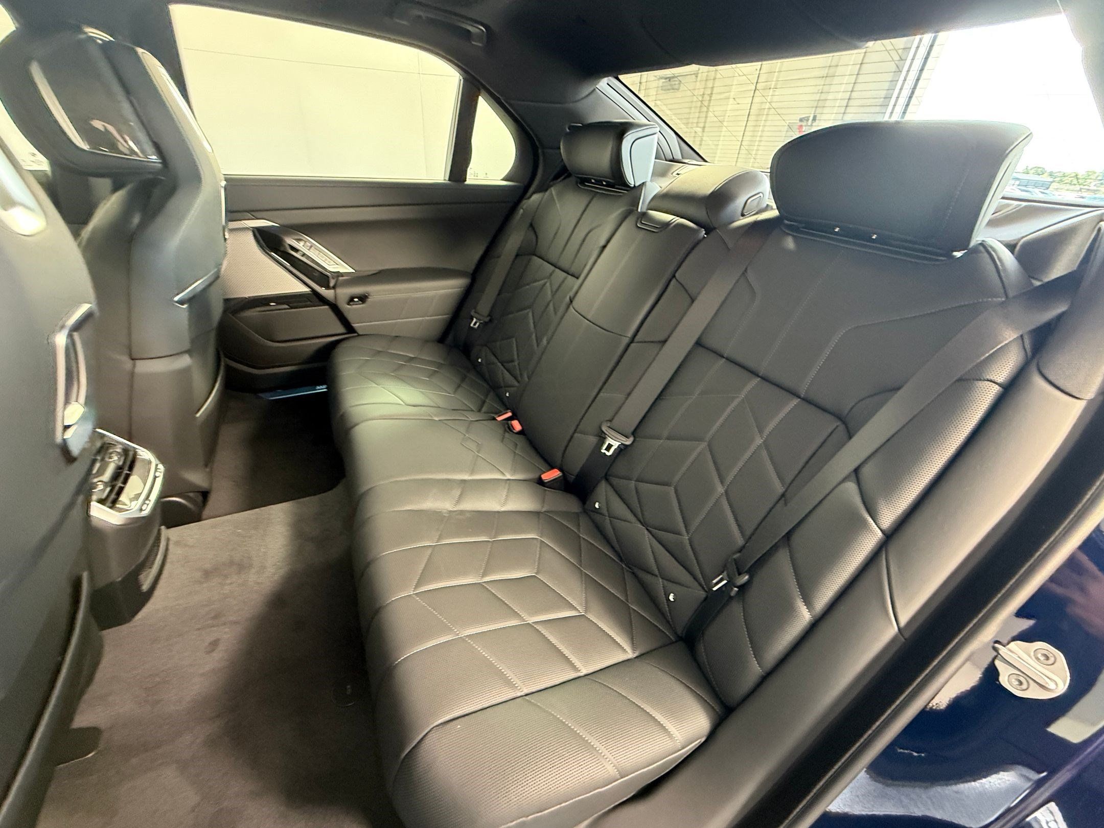 Used 2026 BMW i7 eDrive50 RWD image 14