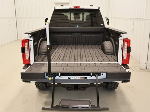 New 2025 Ford F350 Lariat w/ Lariat Ultimate Package image 32