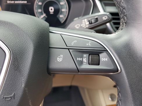 Used 2022 Audi Q5 e Premium Plus image 19