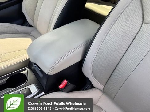 Used 2019 Subaru Ascent Premium w/ Popular Package #3 AWD/4WD image 22