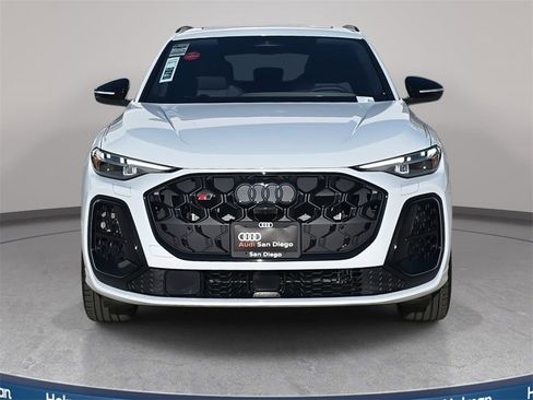New 2025 Audi SQ5 Prestige image 2