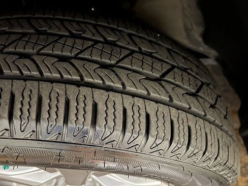 Used 2022 Toyota RAV4 XLE image 11