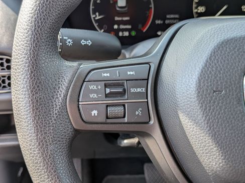 Used 2025 Honda HR-V LX image 18
