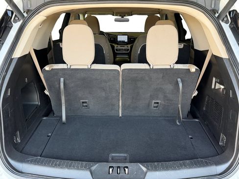 Used 2021 Ford Explorer XLT RWD image 14