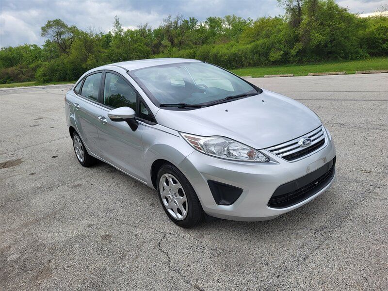 Used 2013 Ford Fiesta SE FWD image 5