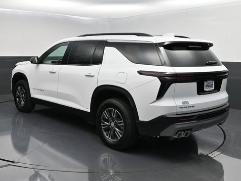 New 2026 Chevrolet Traverse LT w/ Driver Confidence Package FWD image 5