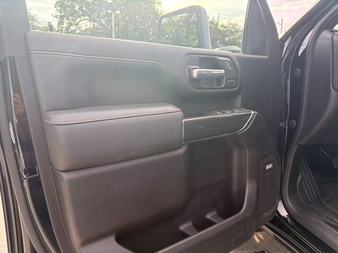 Used 2023 GMC Sierra 2500 AT4 w/ AT4 Preferred Package AWD/4WD image 18