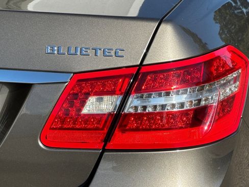 Used 2013 Mercedes-Benz E 350 BlueTEC Sedan image 12