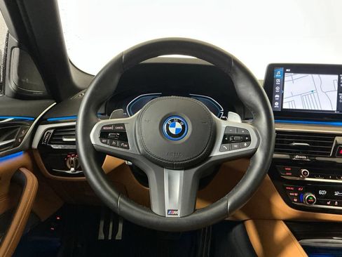 Used 2023 BMW 530e xDrive w/ Premium Package AWD/4WD image 16