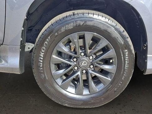 Certified 2022 Lexus GX 460 Premium w/ Premium Plus Package AWD/4WD image 9
