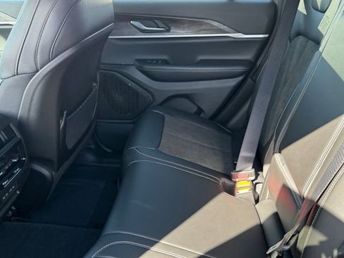 New 2026 Jeep Grand Cherokee Altitude AWD/4WD image 16