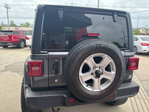 Used 2018 Jeep Wrangler Unlimited Sport S AWD/4WD image 6