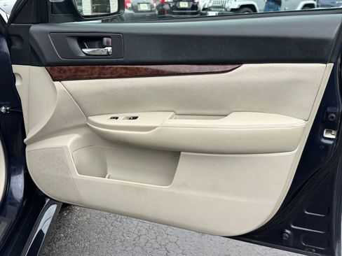 Used 2013 Subaru Legacy 2.5i Limited AWD/4WD image 19