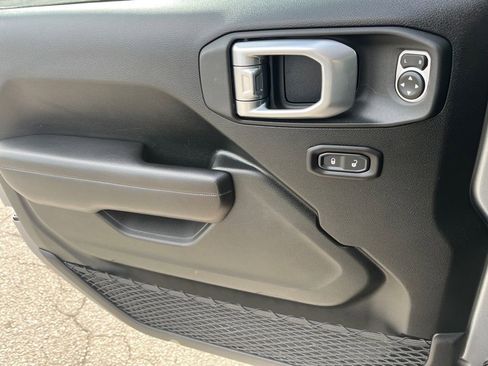 Used 2020 Jeep Gladiator Rubicon image 16