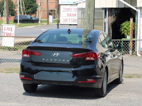 Used 2019 Hyundai Elantra SEL w/ Cargo Package FWD image 8