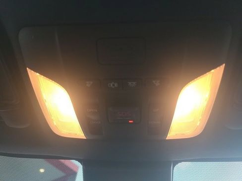 Used 2020 Toyota Corolla XSE image 31