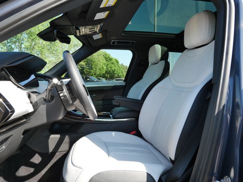 Used 2024 Land Rover Range Rover Sport Dynamic SE AWD/4WD image 12