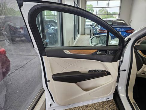 Used 2015 Lincoln MKC AWD w/ Equipment Group 102A Reserve image 17