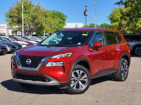 Certified 2022 Nissan Rogue SV image 2