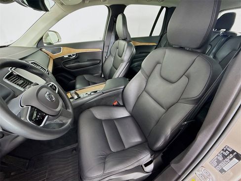 Used 2023 Volvo XC90 B5 Plus w/ Protection Package Premier image 5
