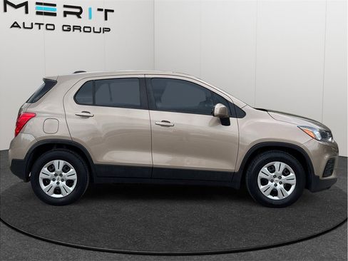 Used 2018 Chevrolet Trax LS image 10