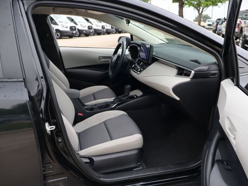 Used 2024 Toyota Corolla LE FWD image 28