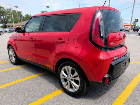 Used 2016 Kia Soul + FWD image 5