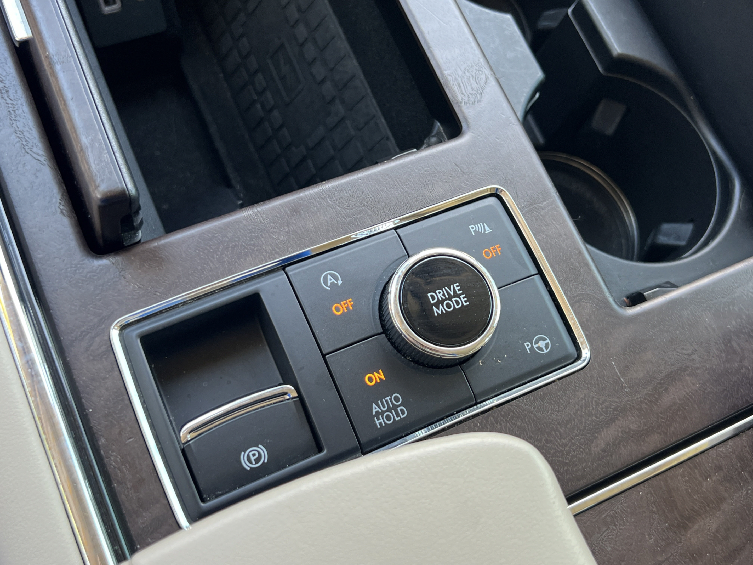 Used 2020 Lincoln Navigator Reserve w/ Luxury Package RWD image 26