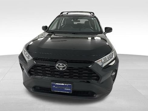 Used 2019 Toyota RAV4 XLE Premium image 8