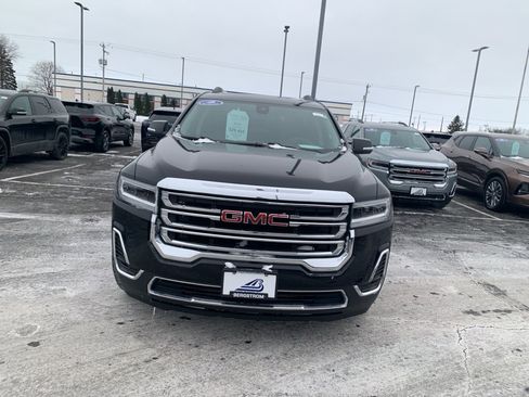 Used 2023 GMC Acadia SLE w/ Driver Convenience Package image 4