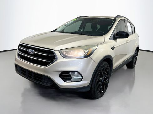 Used 2018 Ford Escape SE w/ SE Sport Appearance Package FWD image 10