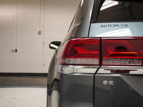 Used 2025 Volkswagen Atlas SE AWD/4WD image 45